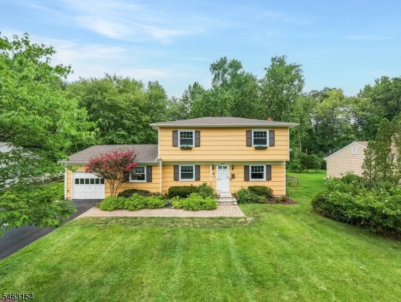 Unit for sale at 43 Chaucer Dr, Berkeley Heights Twp., NJ 07922-1808