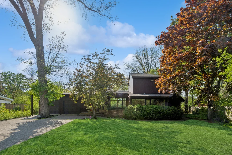 Unit for sale at 931 Fairview Road, Highland Park, IL 60035