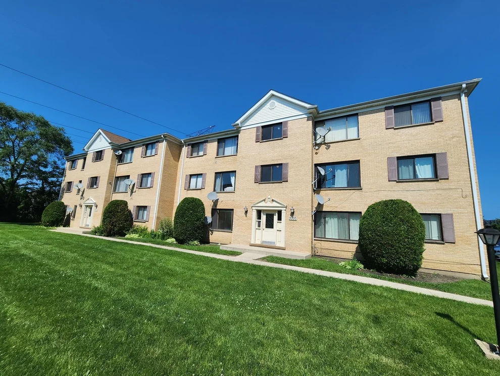 Unit for sale at 9300 HAMILTON Court, Des Plaines, IL 60016