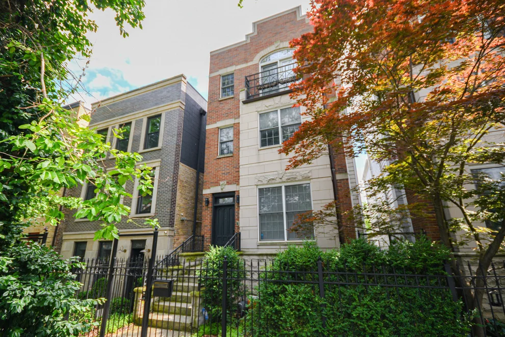 Unit for sale at 2043 W Saint Paul Avenue, Chicago, IL 60647