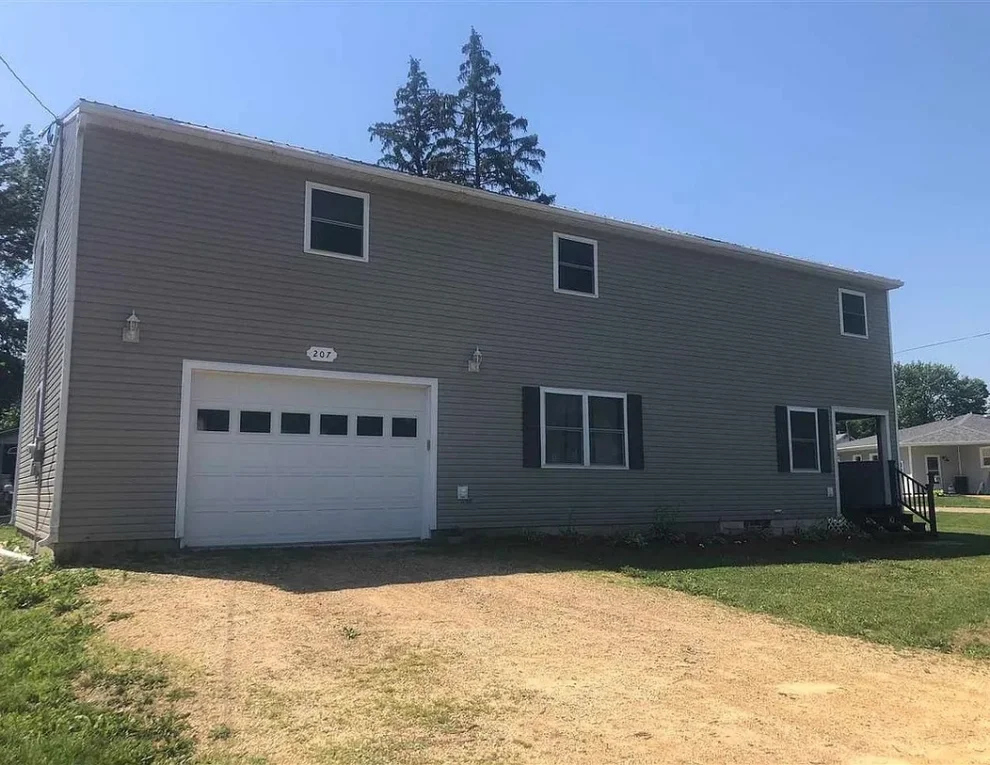 Unit for sale at 207 W Avon Street, Forreston, IL 61030
