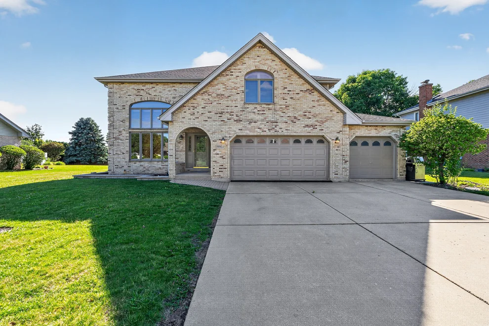 Unit for sale at 19902 Green Meadows Parkway, Mokena, IL 60448
