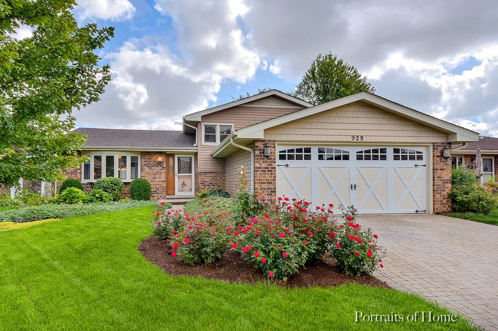 Unit for sale at 929 Kalamazoo Court, Carol Stream, IL 60188