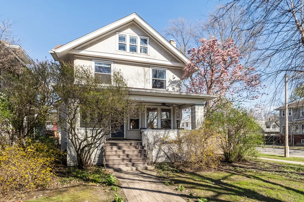 Unit for sale at 732 S Kenilworth Avenue, Oak Park, IL 60304