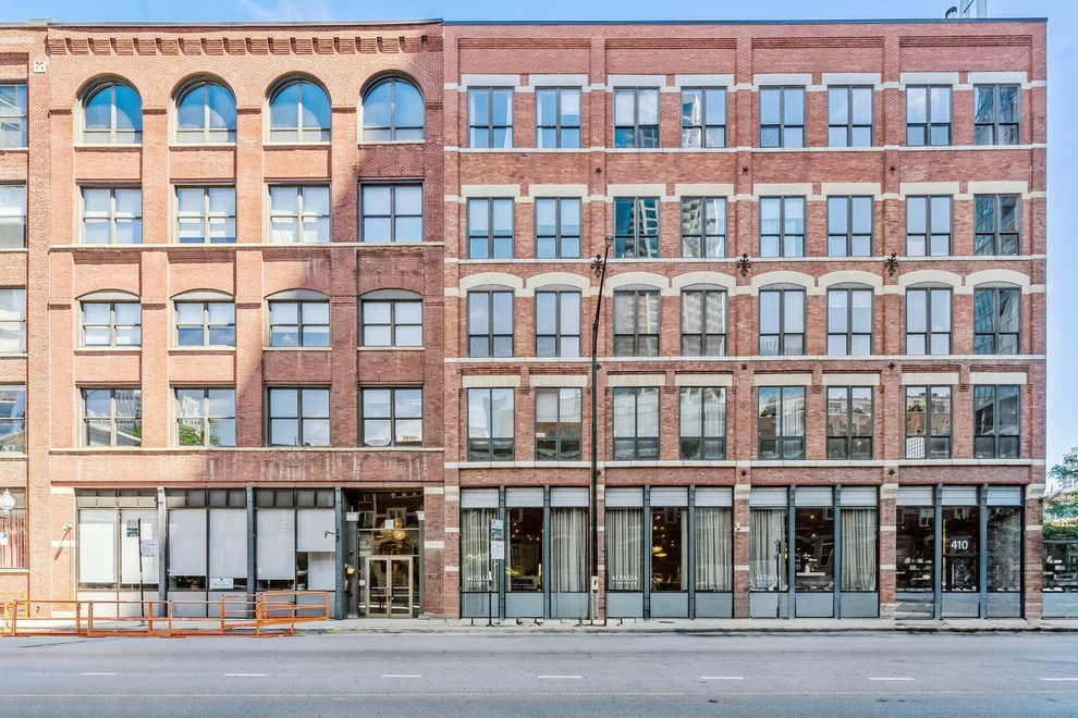 Unit for sale at 420 W Grand Avenue, Chicago, IL 60654