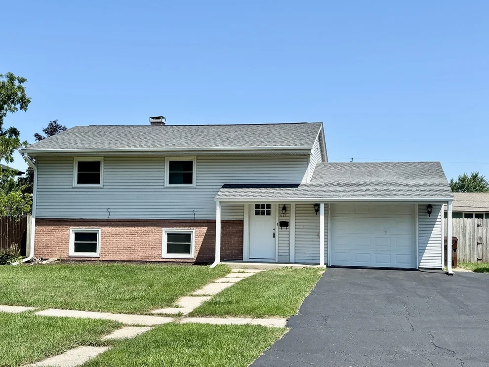 Unit for sale at 621 W 8th Street, Belvidere, IL 61008