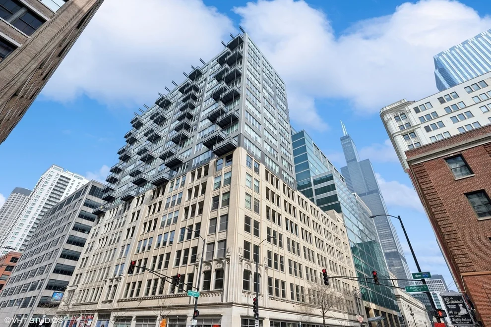 Unit for sale at 565 W Quincy Street, Chicago, IL 60661