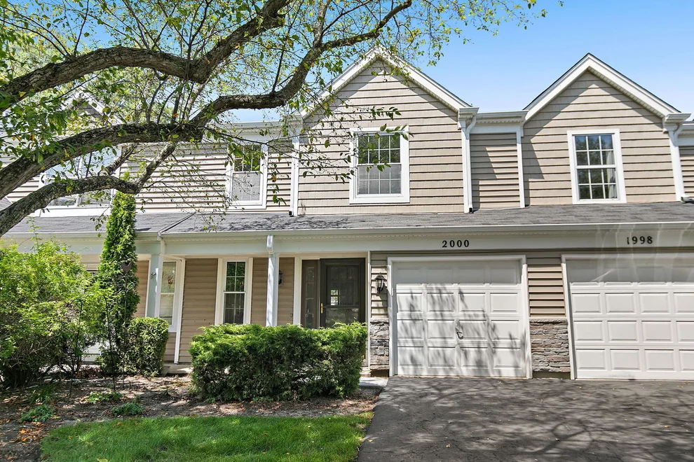 Unit for sale at 2000 College Green Drive, Elgin, IL 60123