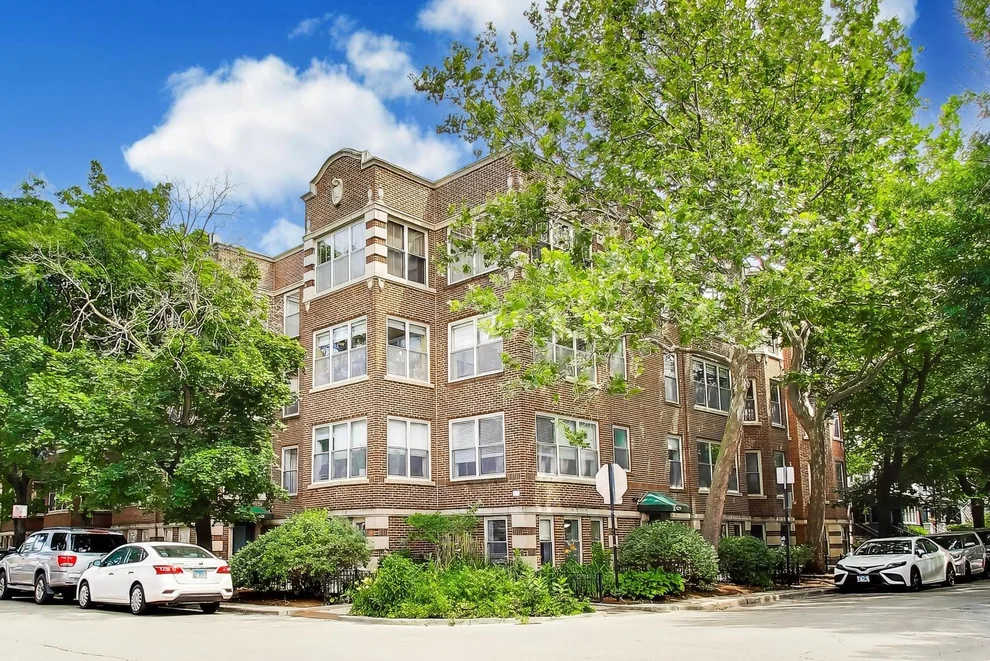 Unit for sale at 6253 N Magnolia Avenue, Chicago, IL 60660
