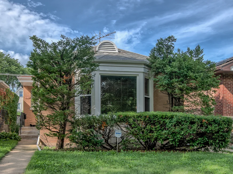Unit for sale at 3110 W JARVIS Avenue, Chicago, IL 60645