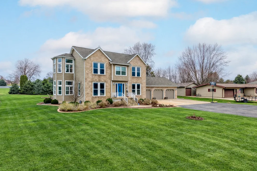 Unit for sale at 3 Wood Duck Lane, Ottawa, IL 61350
