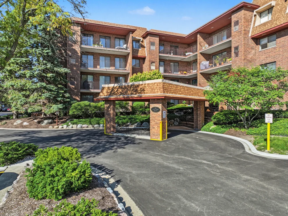 Unit for sale at 101 Old Oak Drive, Buffalo Grove, IL 60089