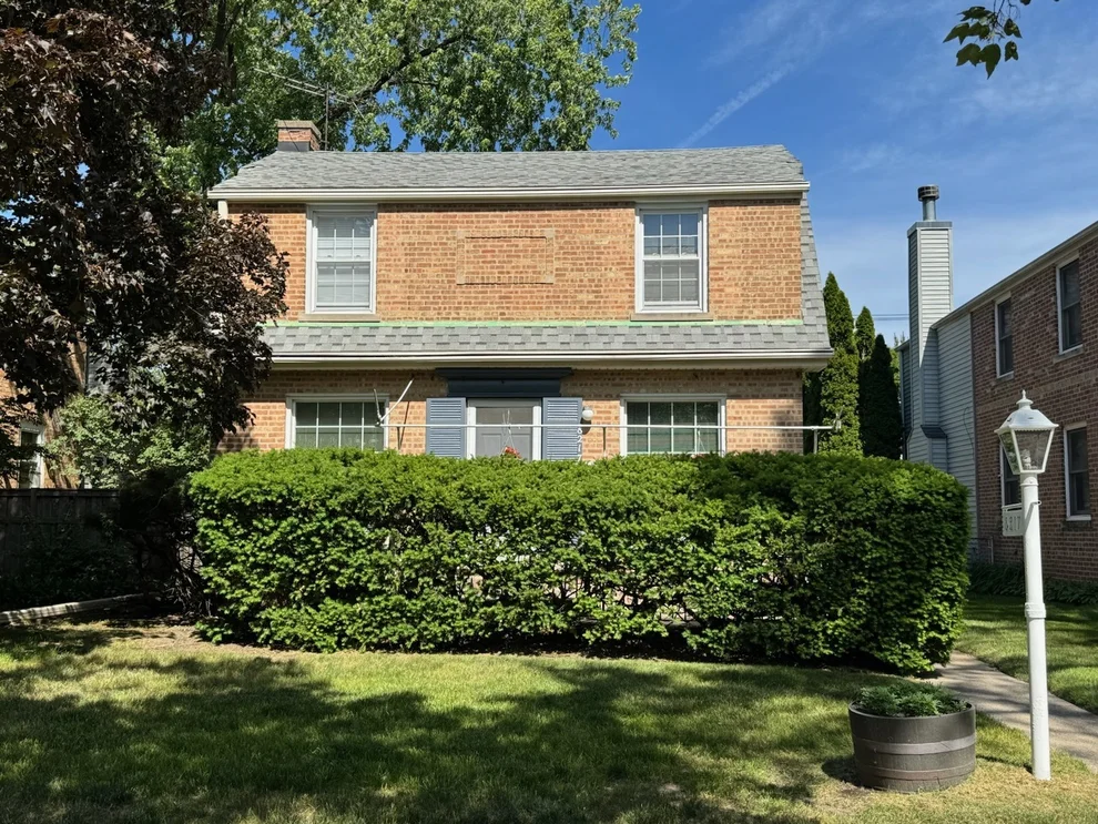 Unit for sale at 8217 Laramie Avenue, Skokie, IL 60077