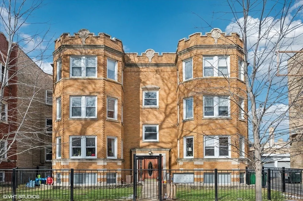 Unit for sale at 2018 W Farragut Avenue, Chicago, IL 60625