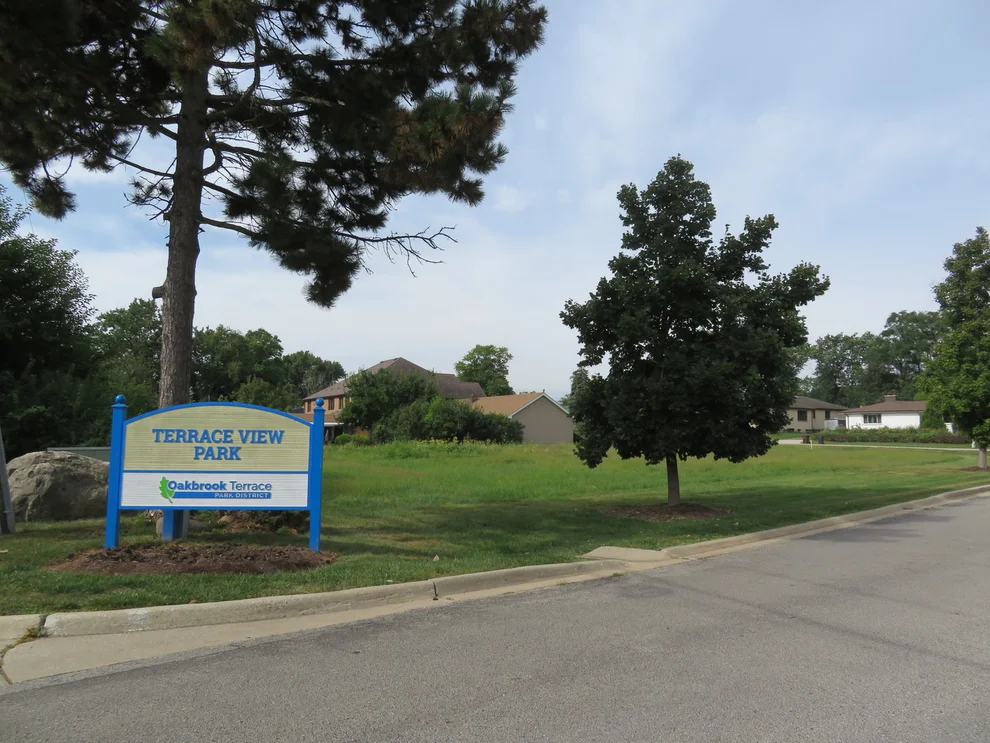 Unit for sale at 17W071 Hodges Road, Oakbrook Terrace, IL 60181
