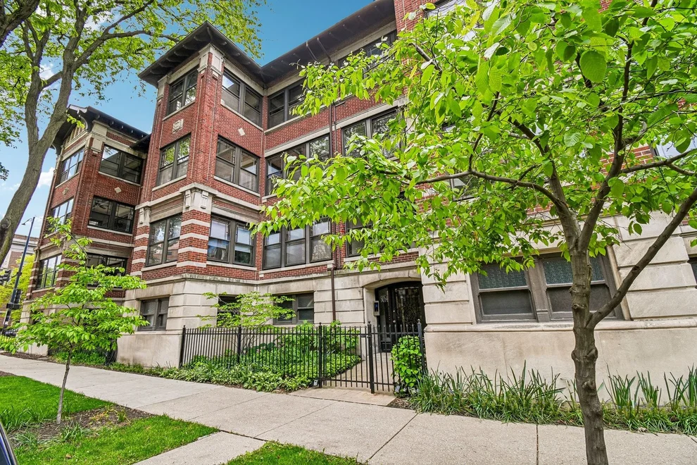 Unit for sale at 5054 S Woodlawn Avenue, Chicago, IL 60615