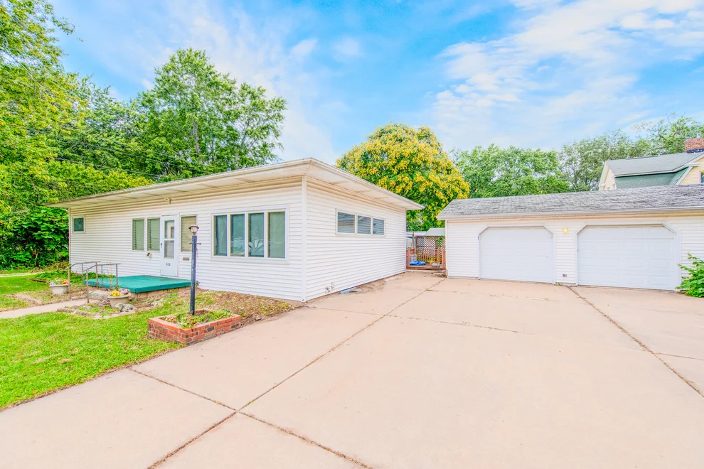 Unit for sale at 608 E Grant Street, Streator, IL 61364
