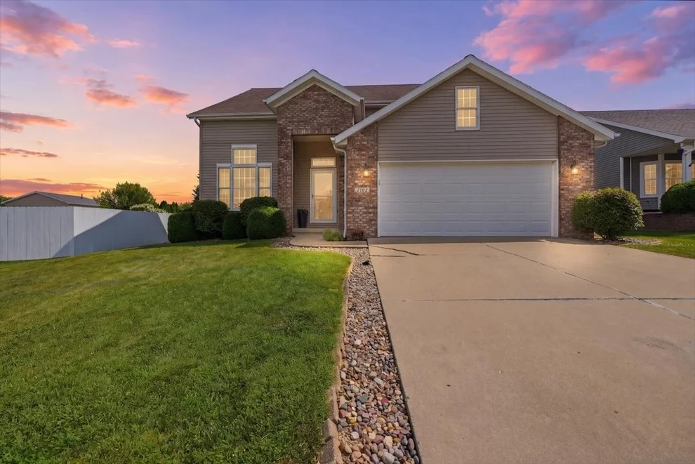 Unit for sale at 2704 Stratmoor Drive, Bloomington, IL 61705