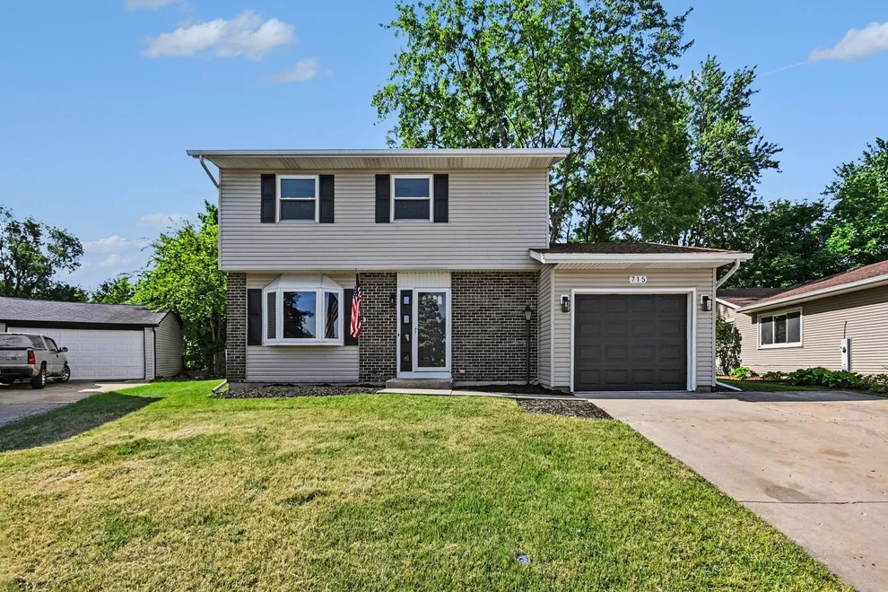 Unit for sale at 715 Evergreen Court, Romeoville, IL 60446