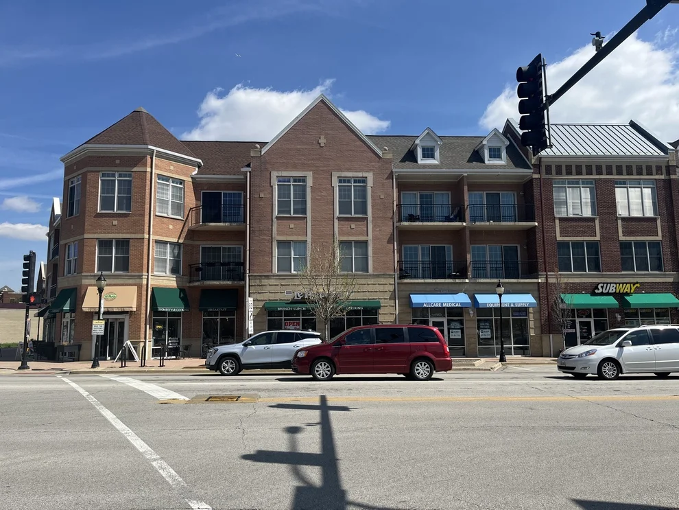 Unit for sale at 40 E Northwest Highway, Mount Prospect, IL 60056