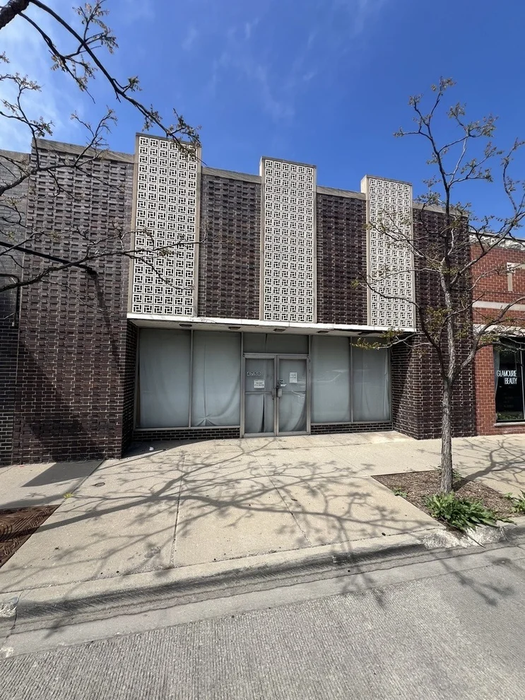 Unit for sale at 4750 N Milwaukee Avenue, Chicago, IL 60630