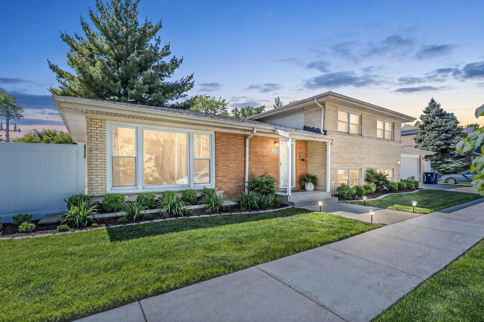 Unit for sale at 9858 S Springfield Avenue, Evergreen Park, IL 60805