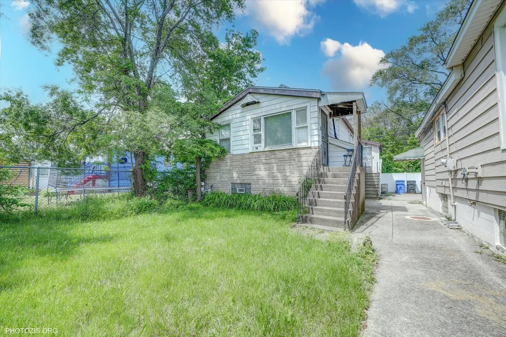 Unit for sale at 10004 S Torrence Avenue, Chicago, IL 60617
