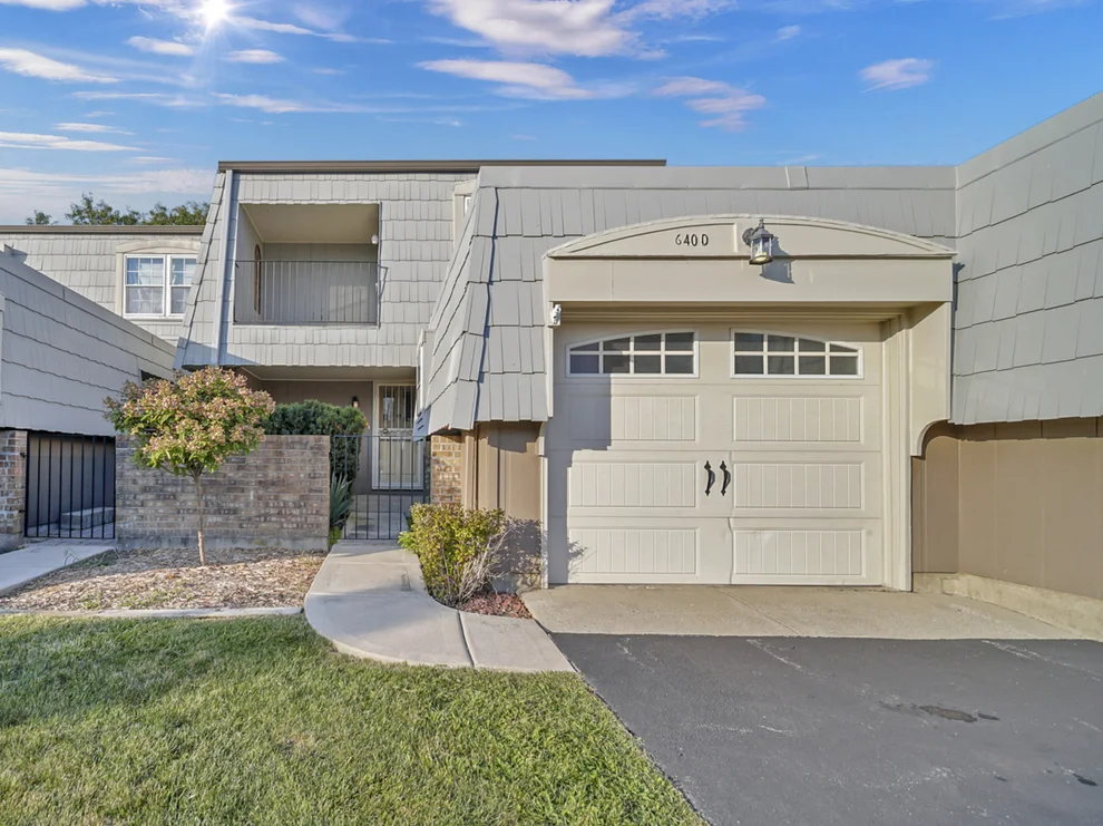 Unit for sale at 640 Burgundy Court, Elk Grove Village, IL 60007