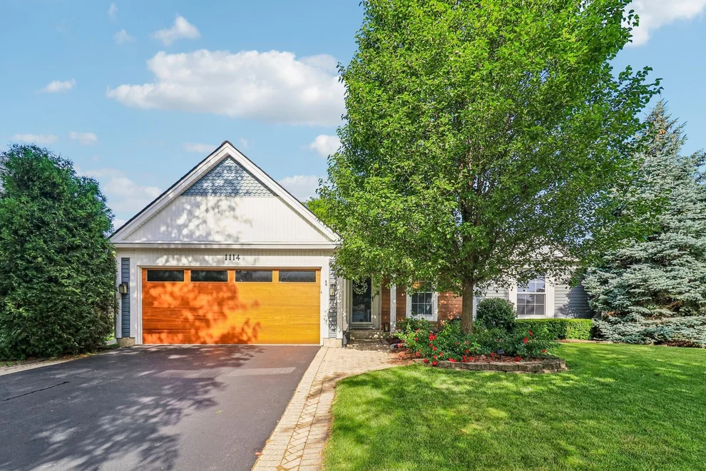 Unit for sale at 1114 Country Glen Lane, Carol Stream, IL 60188