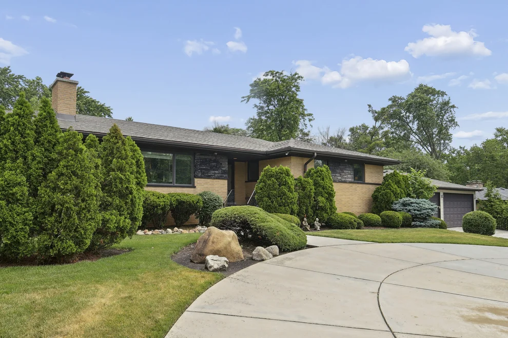 Unit for sale at 20W276 Belmont Place, Addison, IL 60101