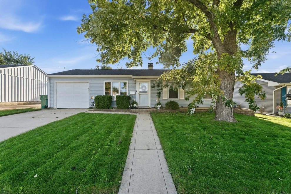 Unit for sale at 428 KENYON Avenue, Romeoville, IL 60446