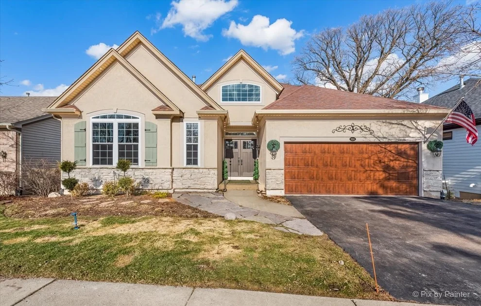 Unit for sale at 924 Viewpointe Drive, St. Charles, IL 60174