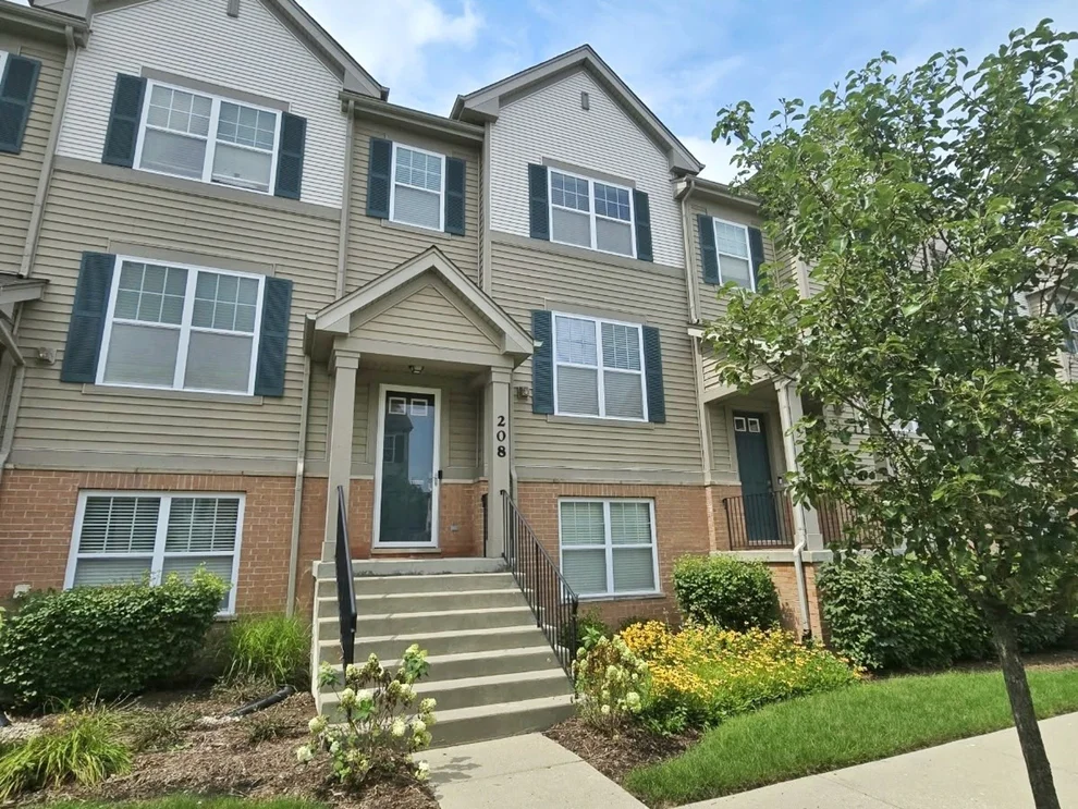 Unit for sale at 208 Wildflower Street, Des Plaines, IL 60016