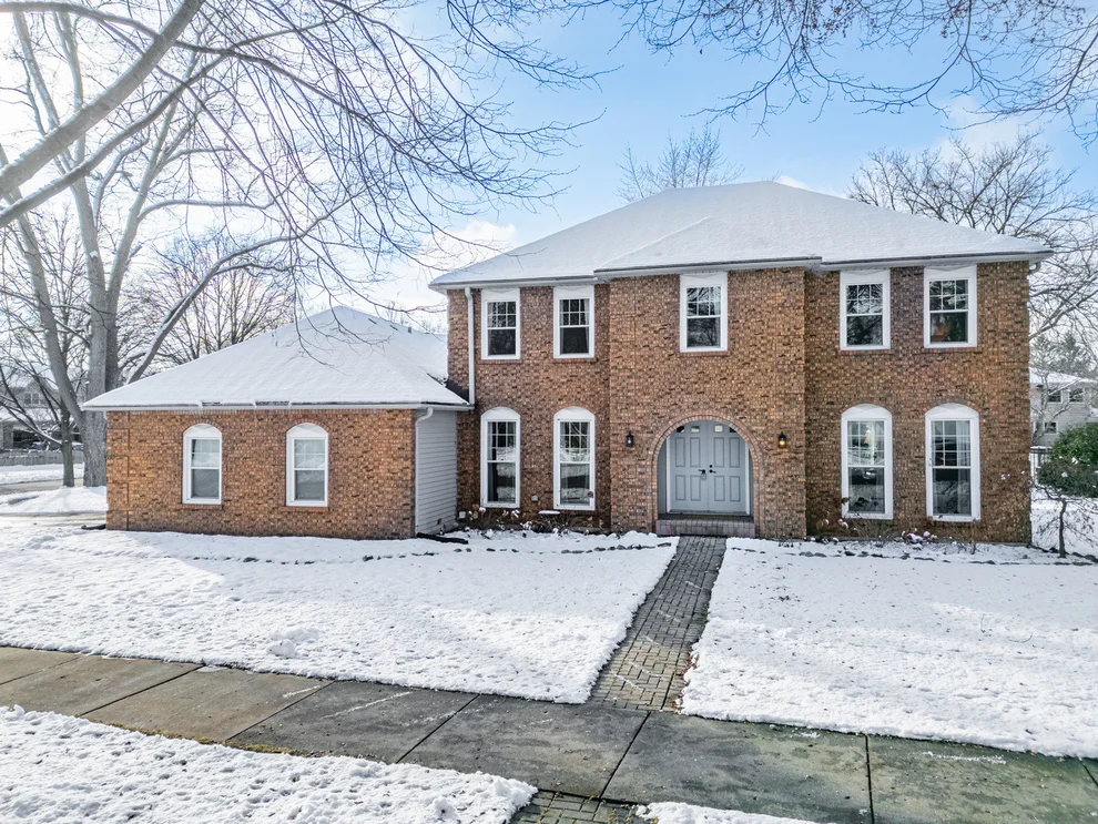 Unit for sale at 2402 Adams Drive, Lisle, IL 60532