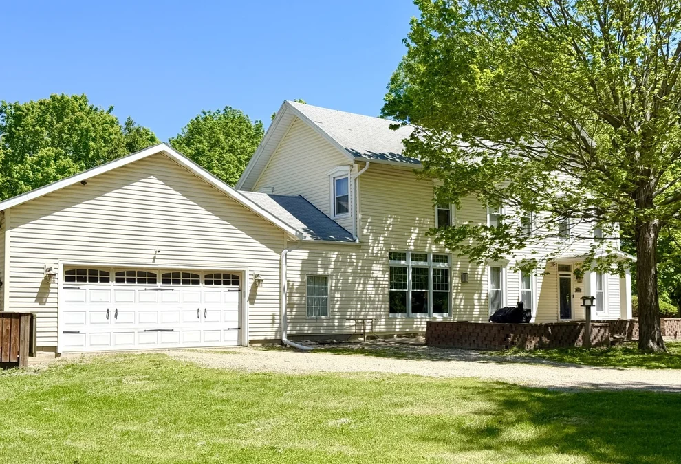 Unit for sale at 206 S Hawthorne Avenue, Granville, IL 61326