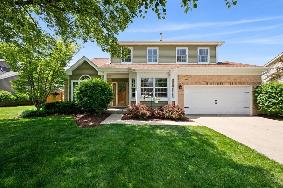 Unit for sale at 112 N Bristol Drive, Bloomingdale, IL 60108