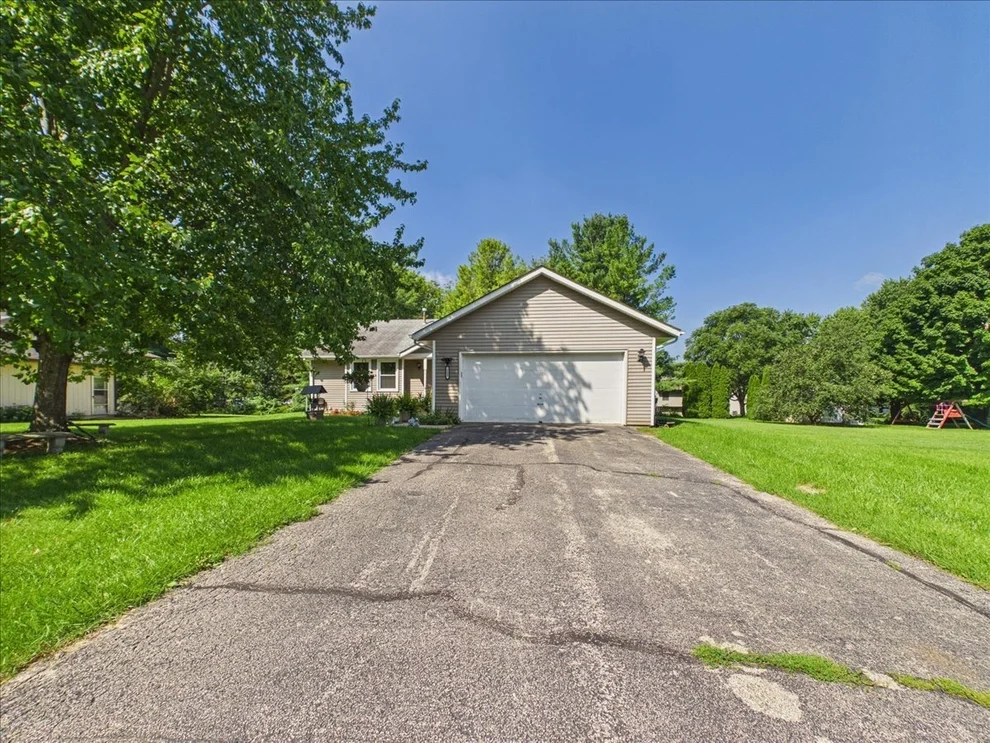Unit for sale at 122 Drew Court, Poplar Grove, IL 61065