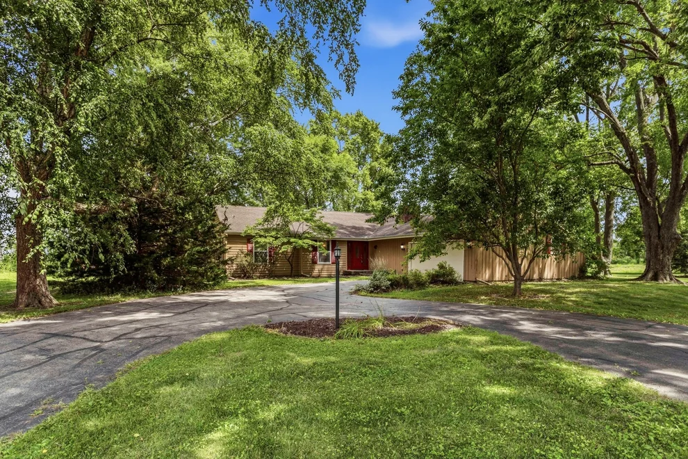 Unit for sale at 147 WOODLAKE Road, Seymour, IL 61875