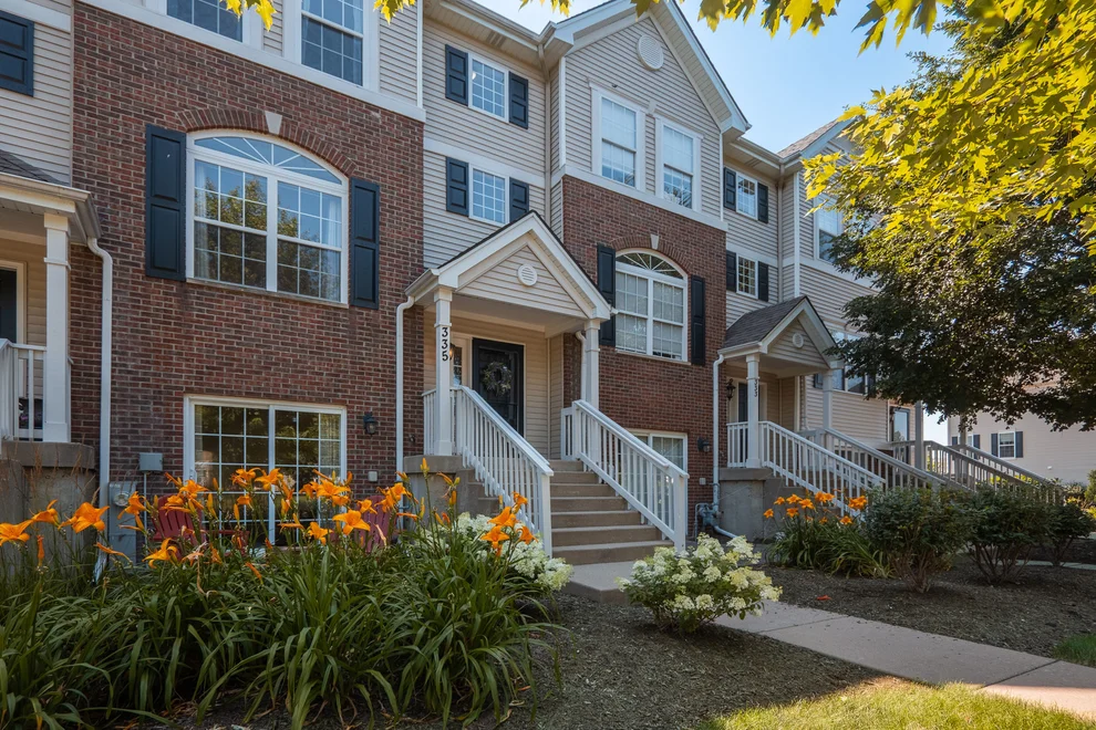 Unit for sale at 335 Lakeshore Drive, Oswego, IL 60543