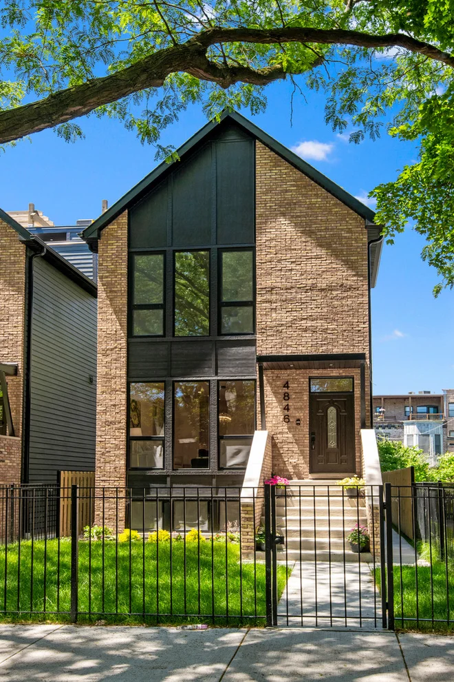 Unit for sale at 4846 N Hermitage Avenue, Chicago, IL 60640