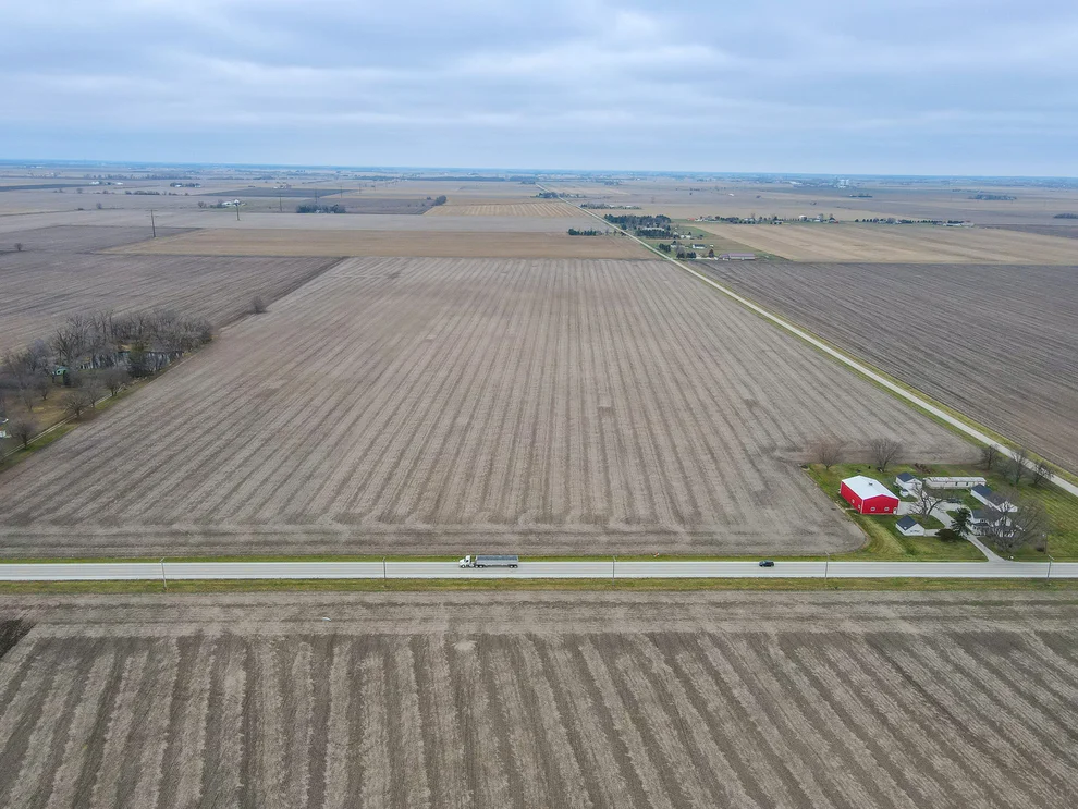 Unit for sale at 1565-B W 9000 North Road, Manteno, IL 60950