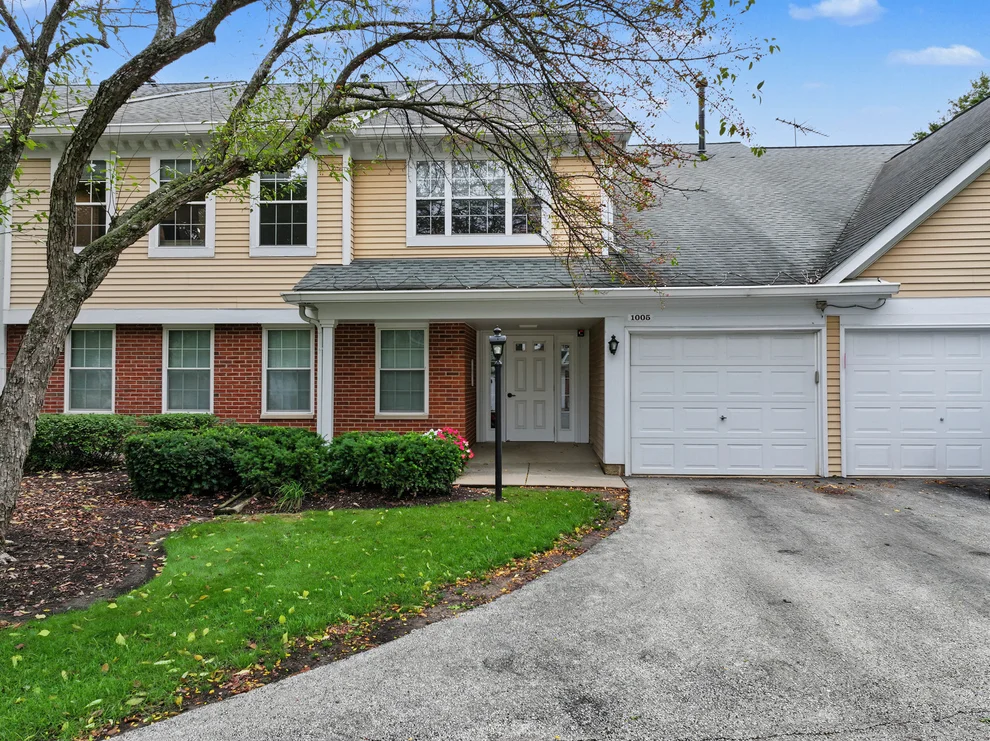 Unit for sale at 1005 Butternut Lane, Mount Prospect, IL 60056