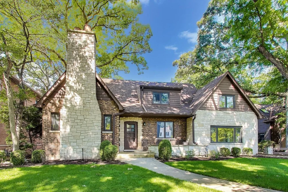 Unit for sale at 1112 S Home Avenue, Park Ridge, IL 60068