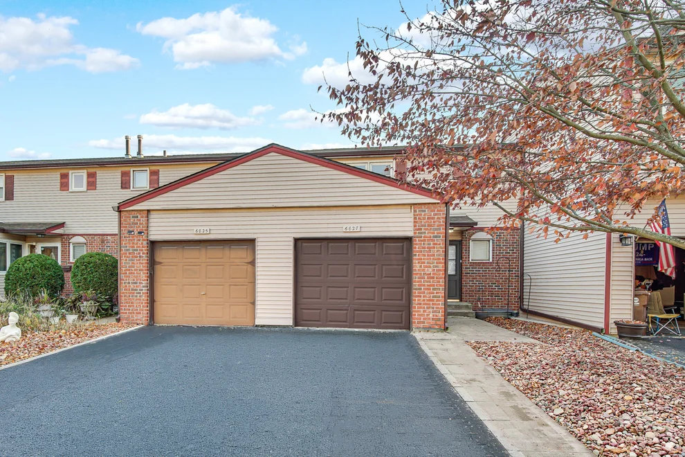 Unit for sale at 6827 Sussex Road, Tinley Park, IL 60477