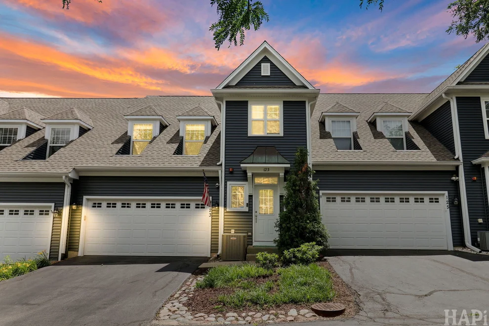 Unit for sale at 123 5th Street, Libertyville, IL 60048