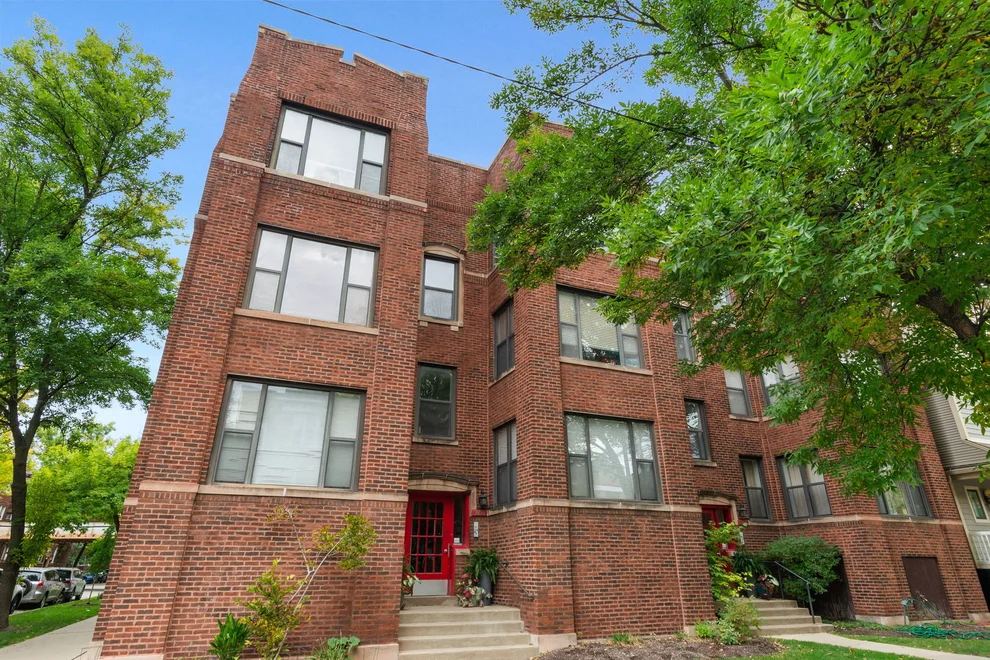 Unit for sale at 2458 W Eastwood Avenue, Chicago, IL 60625