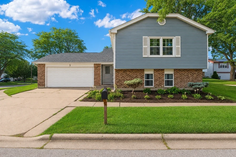 Unit for sale at 3 WHITEHALL Court, Streamwood, IL 60107
