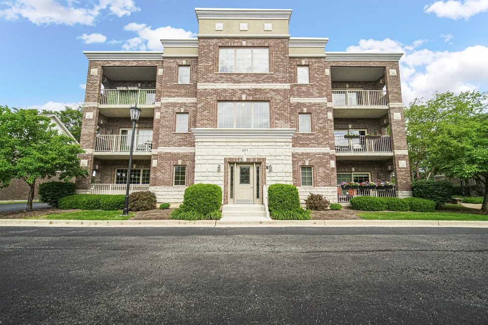 Unit for sale at 405 W Pierce Road, Itasca, IL 60143