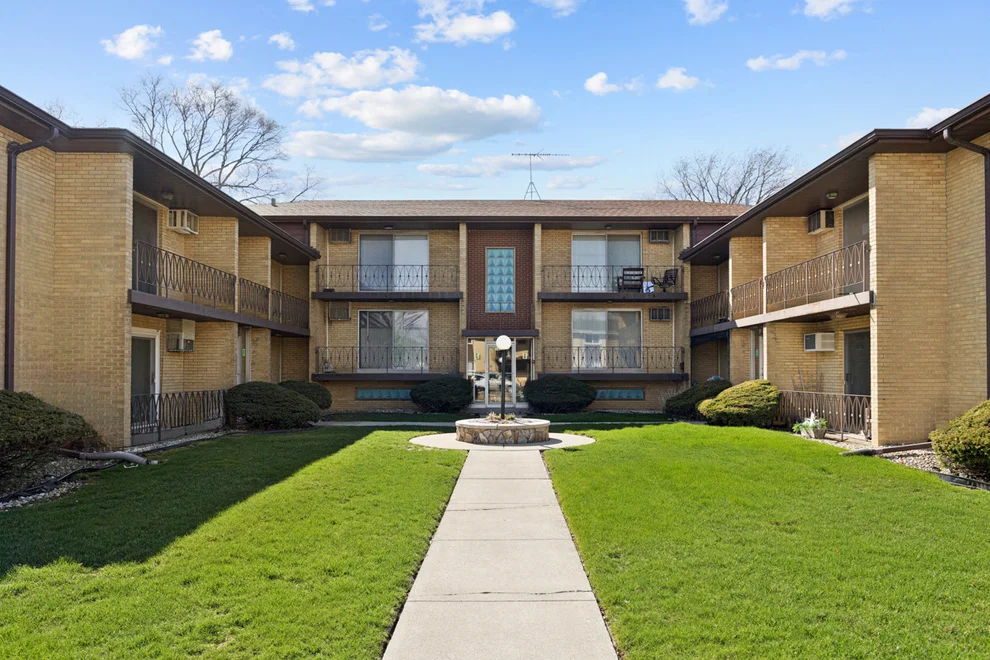 Unit for sale at 18318 Exchange Avenue, Lansing, IL 60438