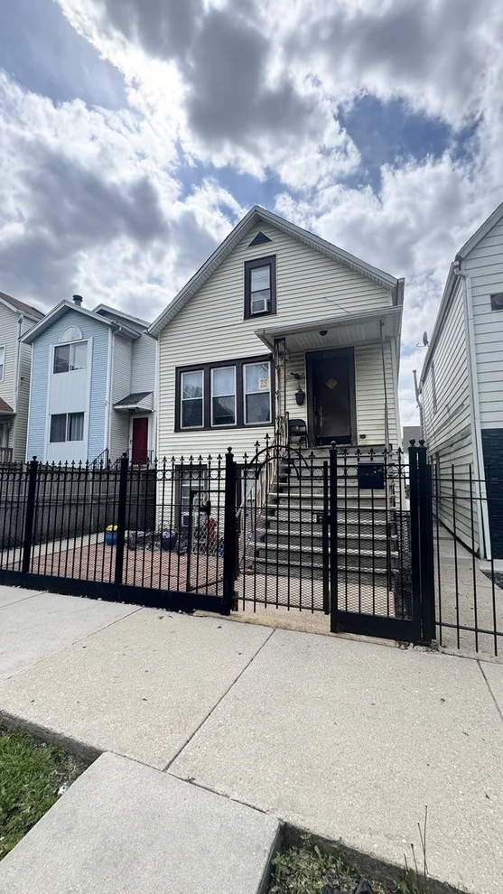 Unit for sale at 1638 N Campbell Avenue, Chicago, IL 60647